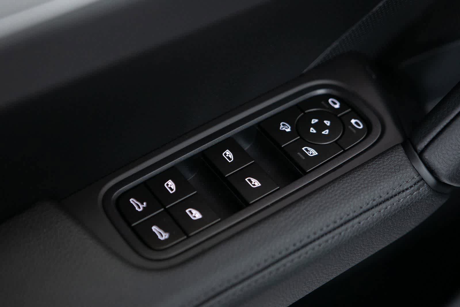 New 2026 Porsche Cayenne S image 18