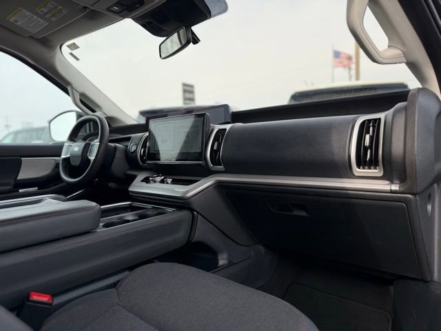 Used 2025 Ford Expedition Active image 17