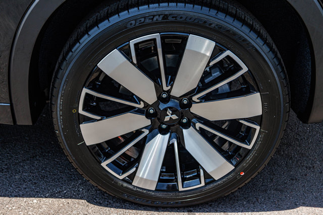 New 2025 Mitsubishi Outlander AWD image 10