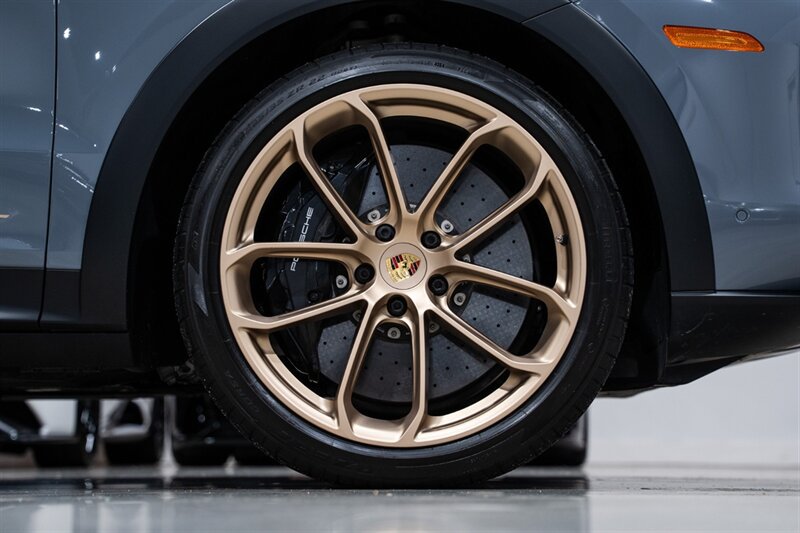 Used 2022 Porsche Cayenne Turbo GT AWD/4WD image 50
