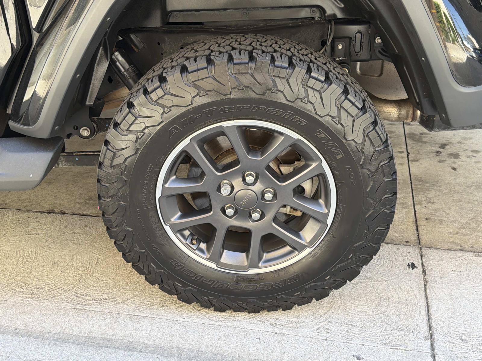 Used 2020 Jeep Gladiator Overland AWD/4WD image 7