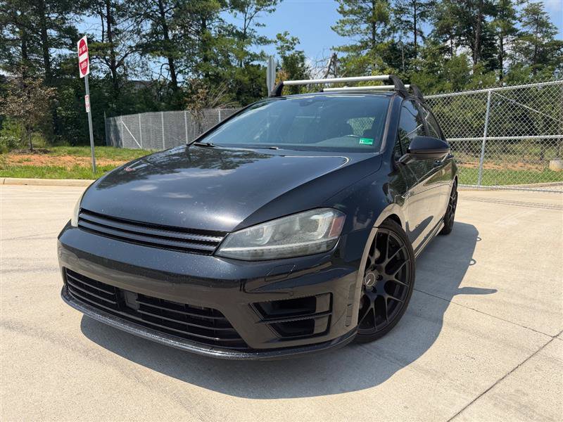 Used 2017 Volkswagen Golf 4-Door AWD/4WD image 1