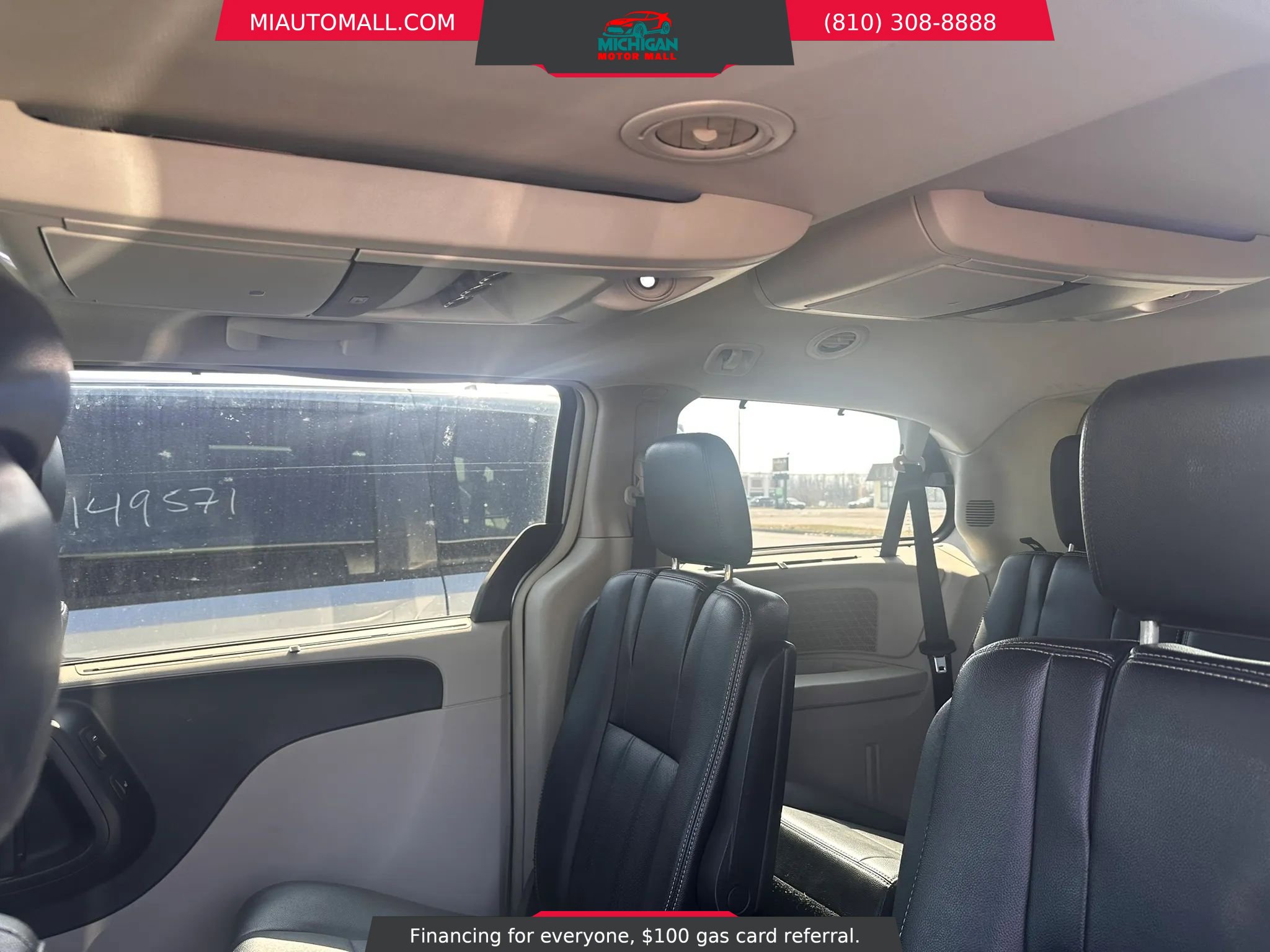 Used 2014 Chrysler Town & Country Touring-L w/ Driver Convenience Group image 21