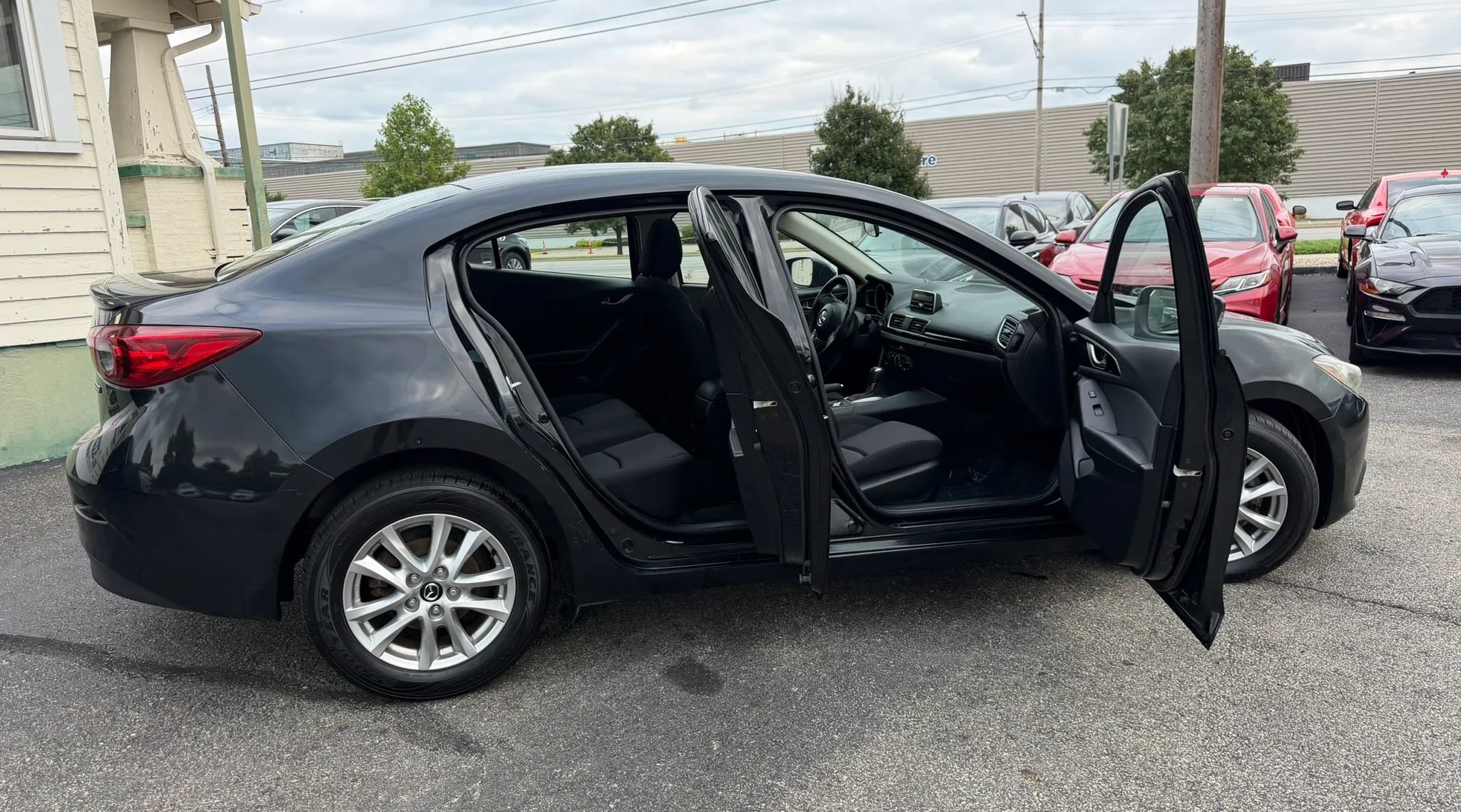 Used 2014 MAZDA MAZDA3 i Touring w/ Moonroof Package 1 FWD image 24