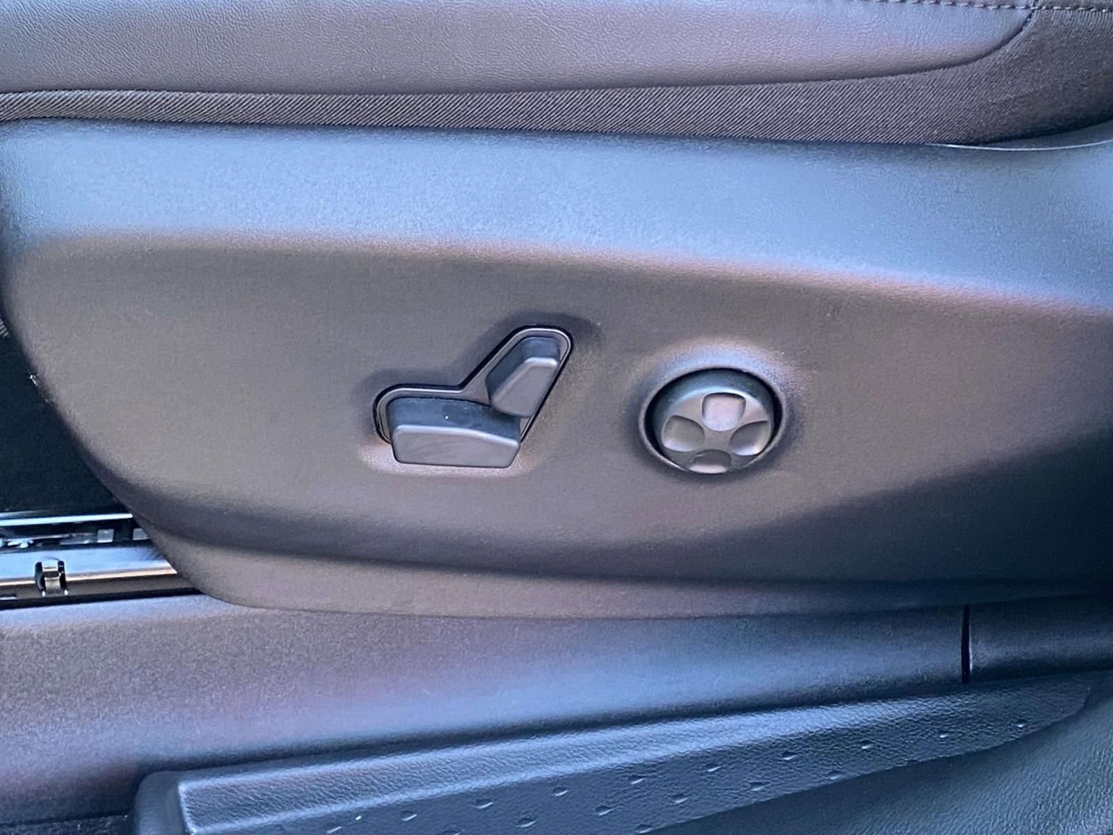 New 2026 Chrysler Pacifica Select image 15