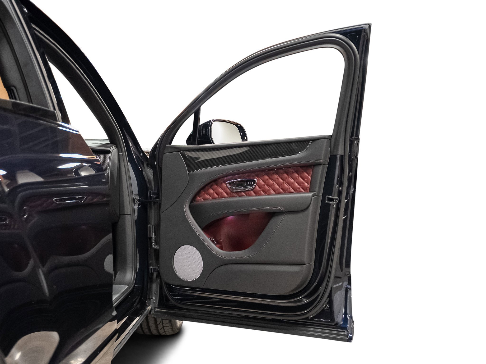 Used 2022 Bentley Bentayga image 55