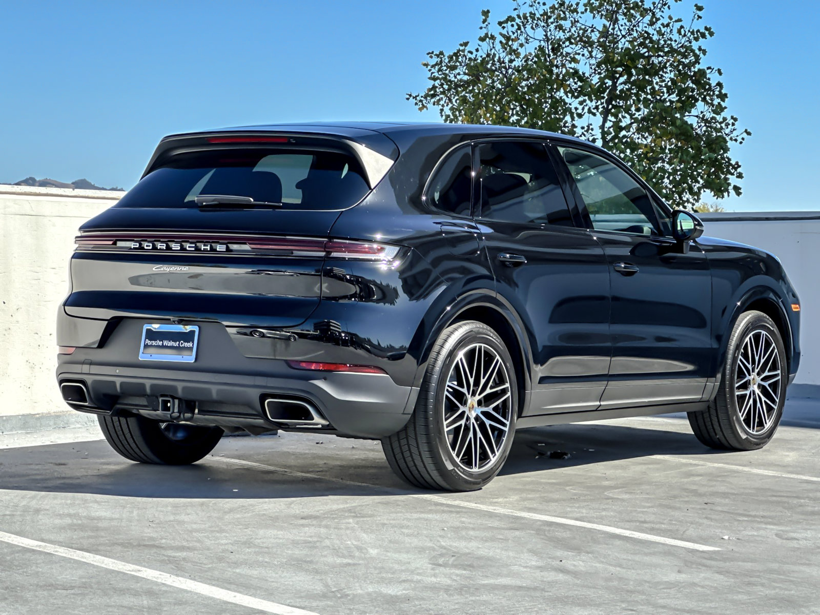 Certified 2024 Porsche Cayenne AWD/4WD image 9