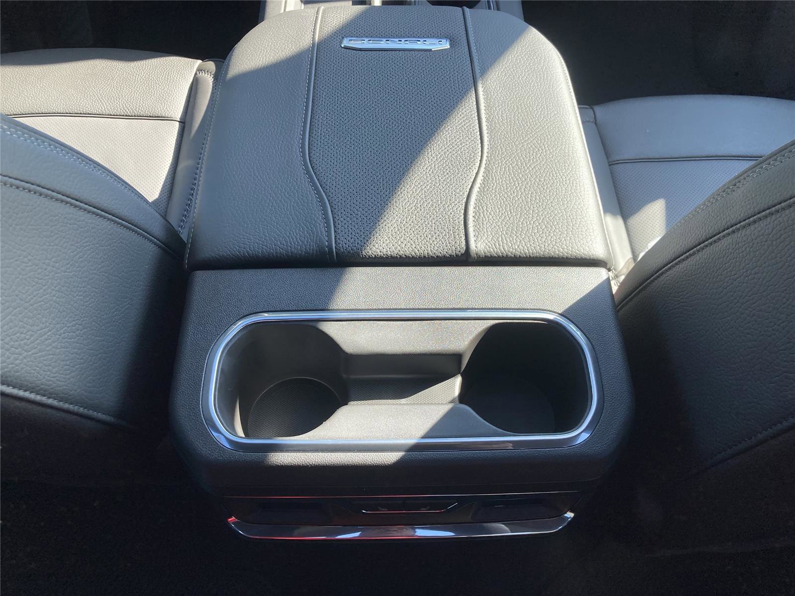 New 2026 GMC Sierra 2500 Denali w/ Denali Reserve Package image 18