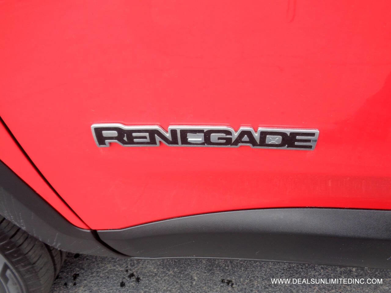 Used 2018 Jeep Renegade Latitude image 5