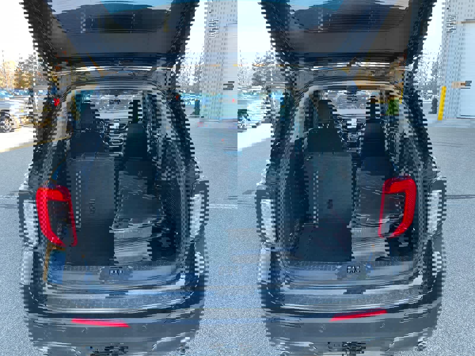 Certified 2023 Ford Explorer XLT w/ Equipment Group 202A image 19