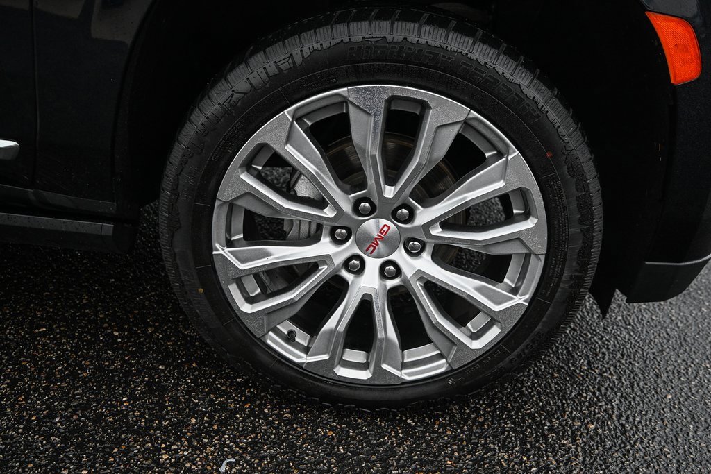Used 2023 GMC Yukon XL Denali image 15