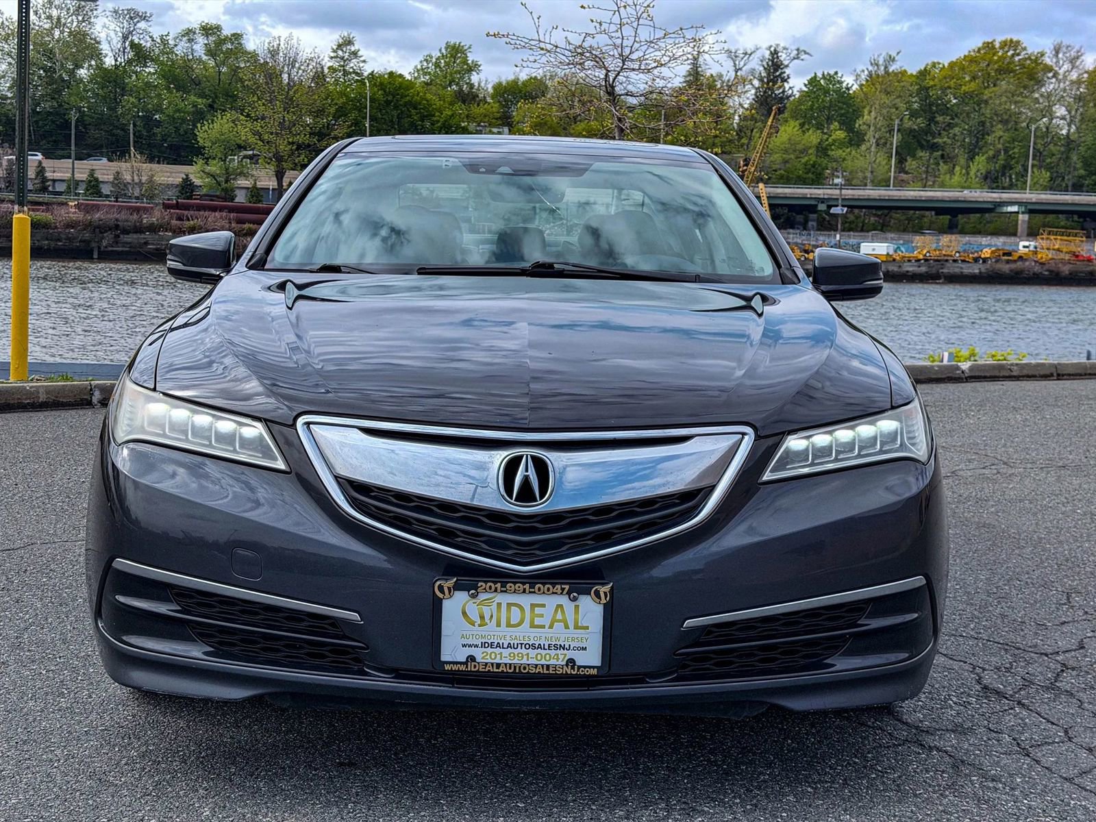 Used 2015 Acura TLX V6 SH-AWD w/ Technology Pkg image 2