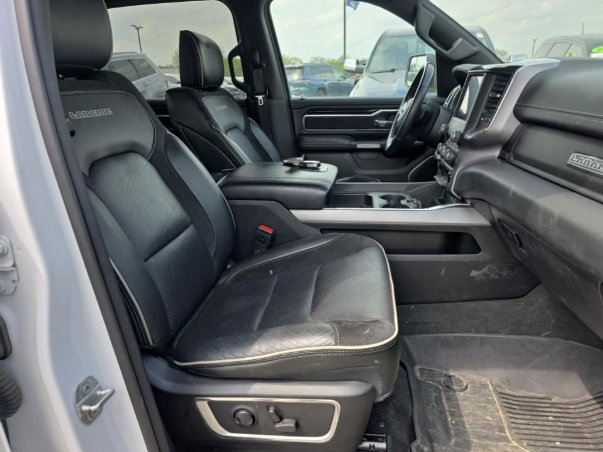 Used 2022 RAM 1500 Laramie w/ Sport Appearance Package AWD/4WD image 10