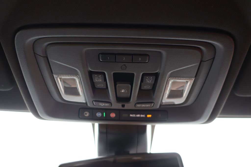 Used 2022 Chevrolet Silverado 1500 High Country w/ LPO, Dark Essentials Package image 16