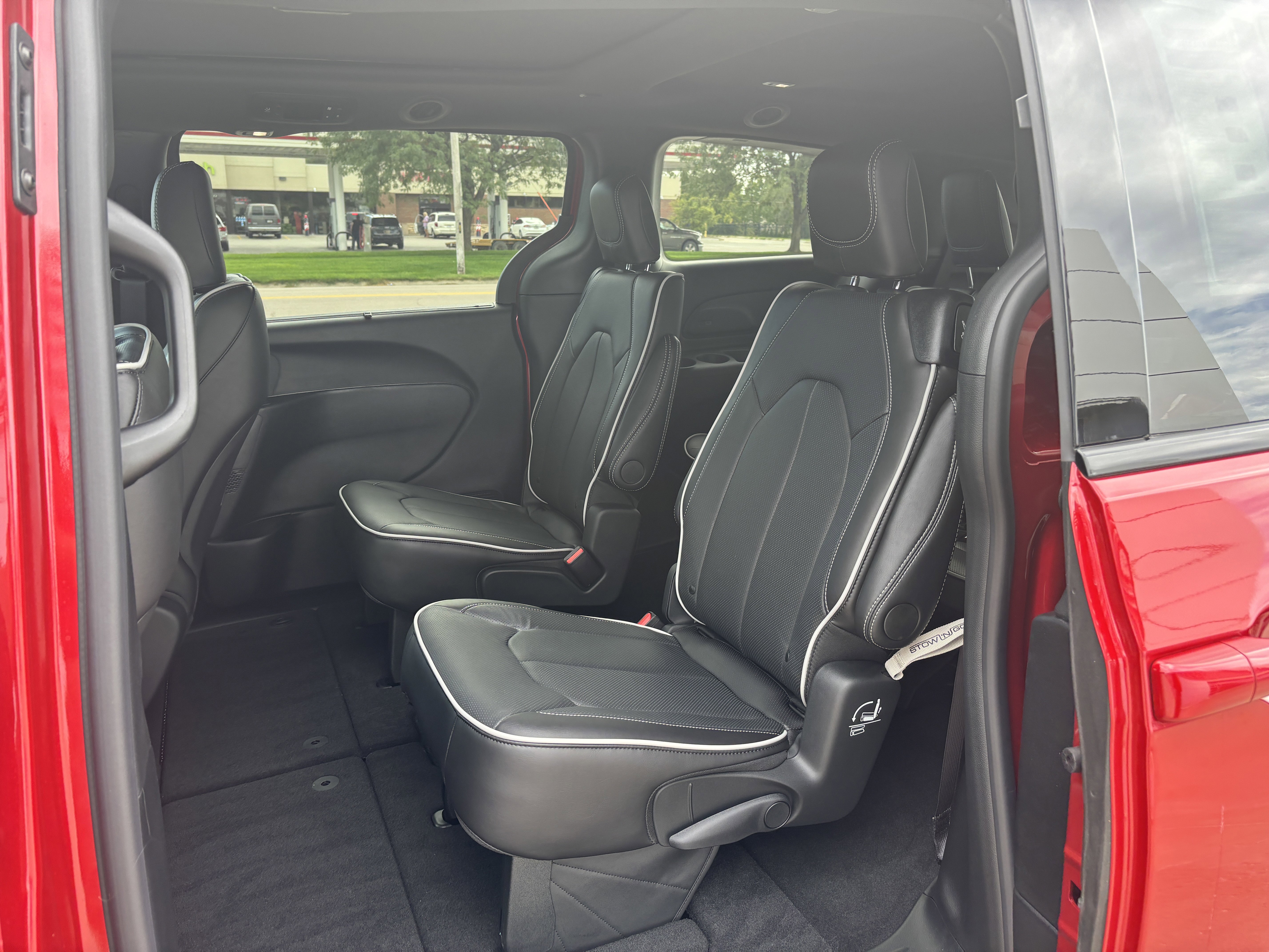 New 2026 Chrysler Pacifica Limited w/ S Appearance Package image 13