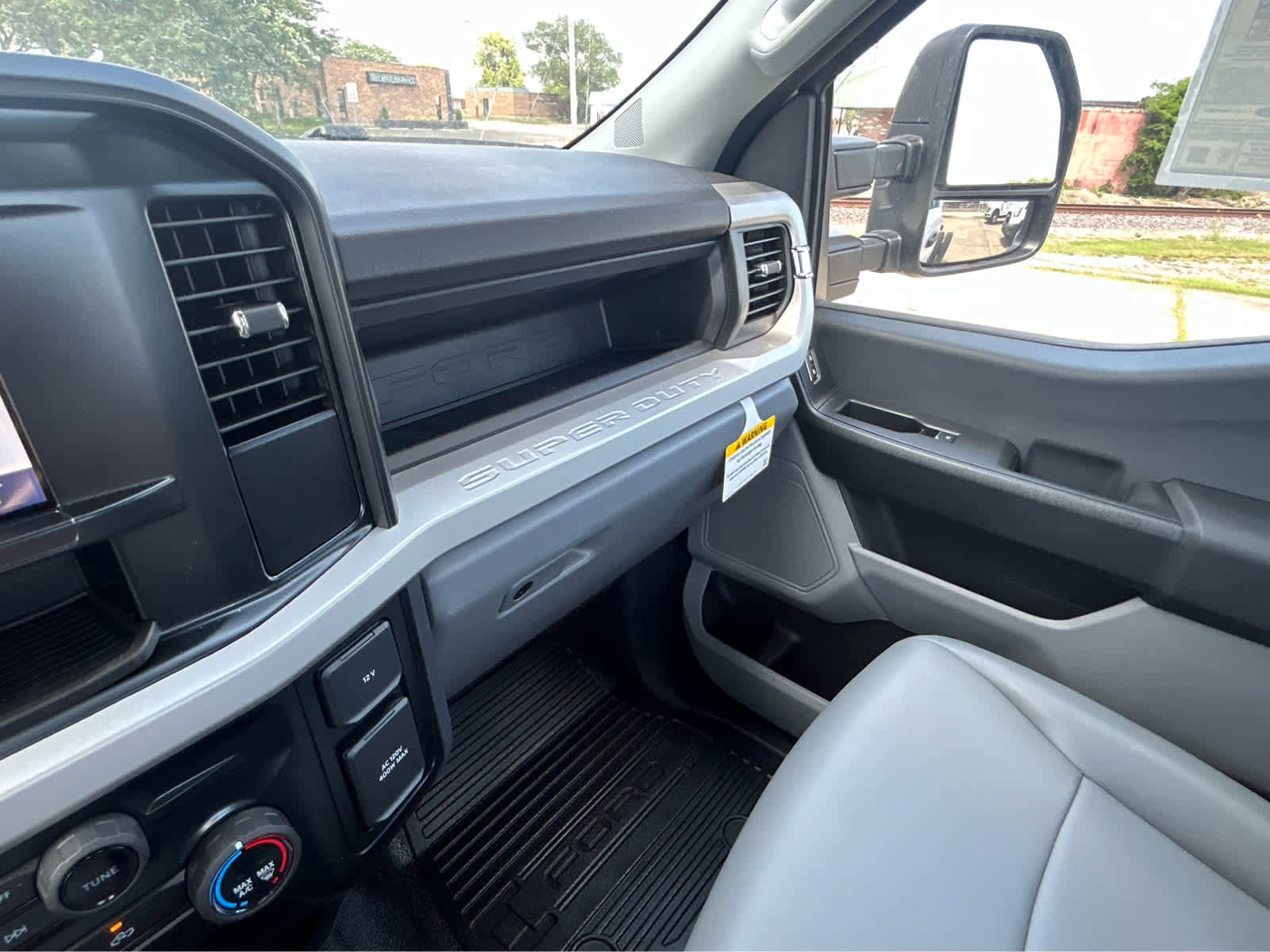 New 2025 Ford F550 4x4 Regular Cab Super Duty image 36