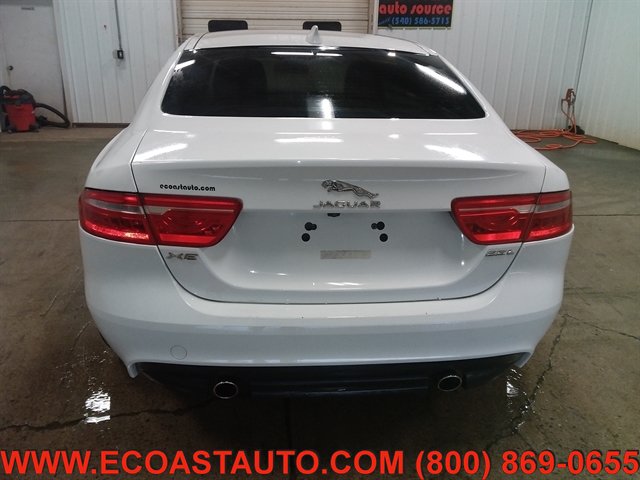 Used 2017 Jaguar XE RWD image 8