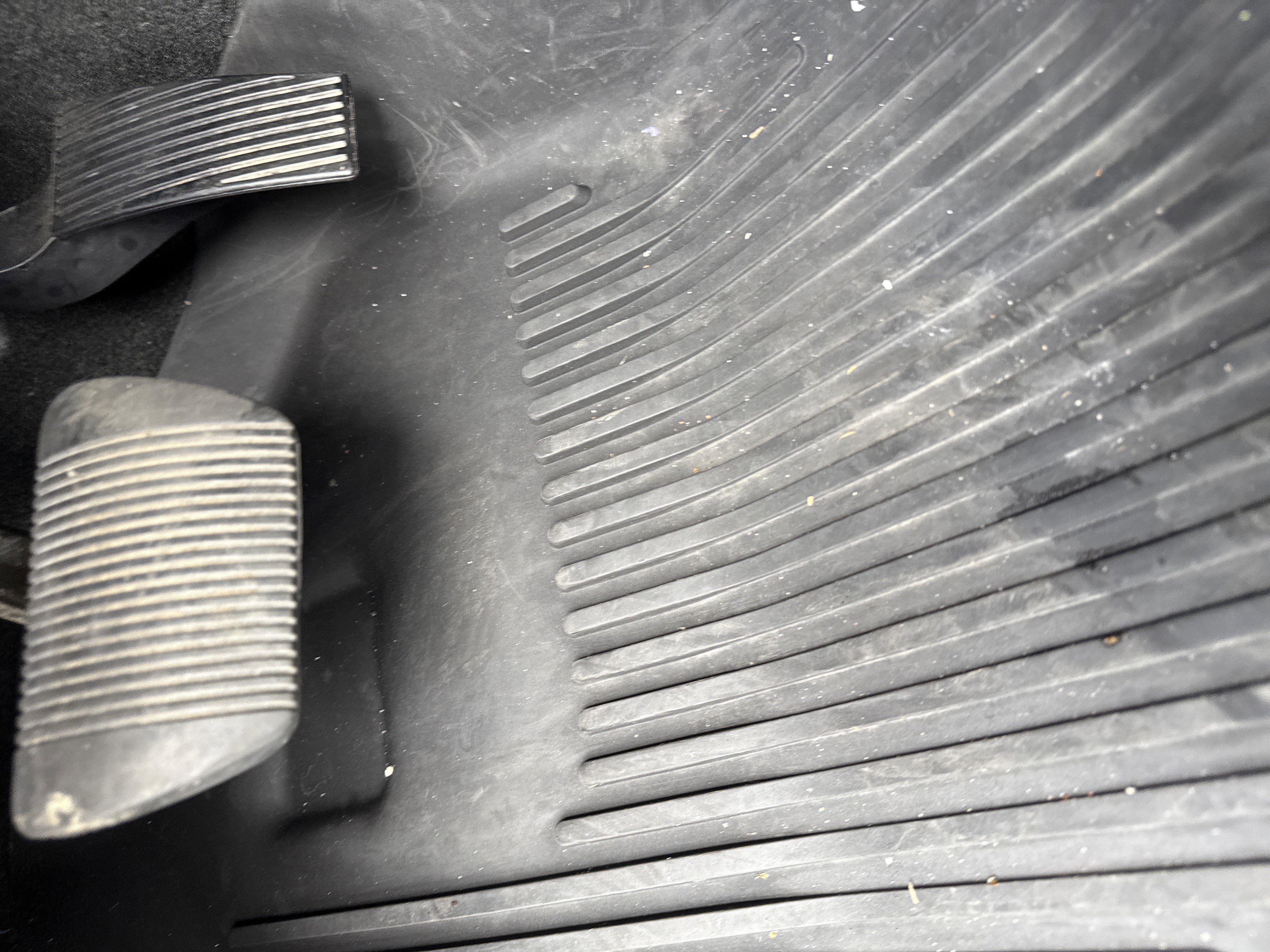 Used 2020 RAM 1500 Laramie w/ Sport Appearance Package image 16