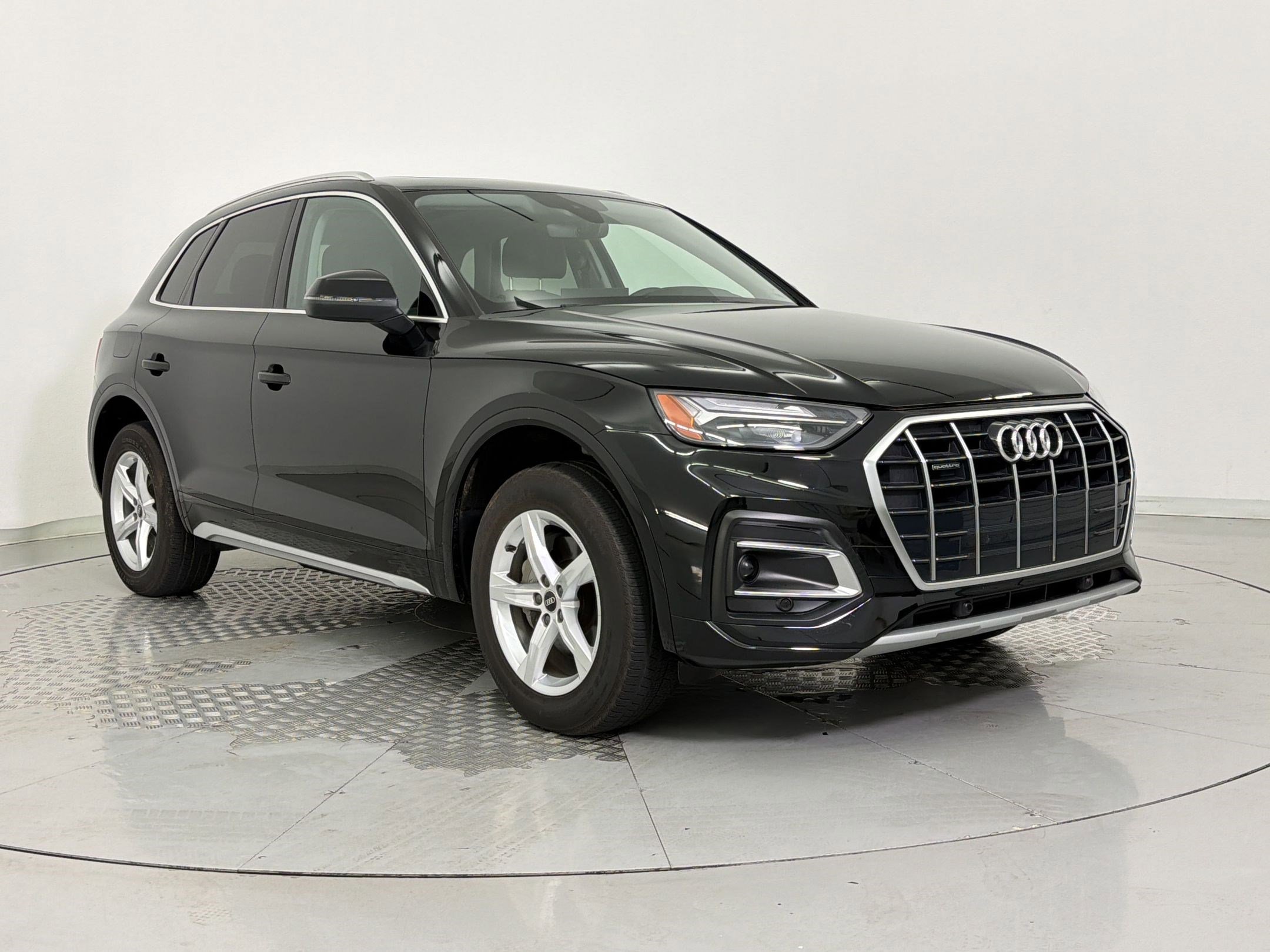 Used 2023 Audi Q5 2.0T Premium w/ Convenience Package AWD/4WD image 6