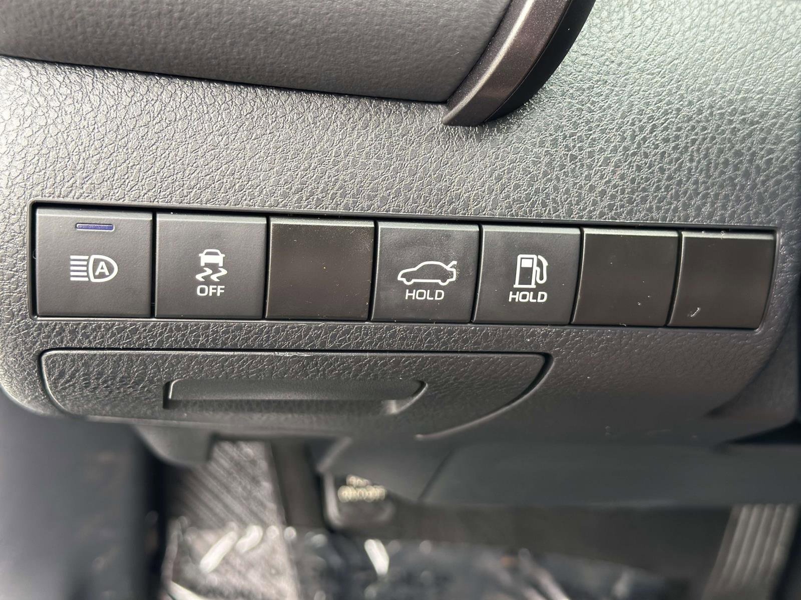 Used 2024 Toyota Camry SE image 18