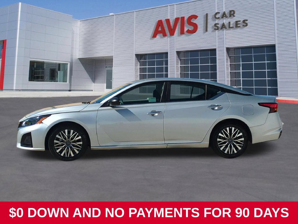 Used 2025 Nissan Altima 2.5 SV FWD image 10