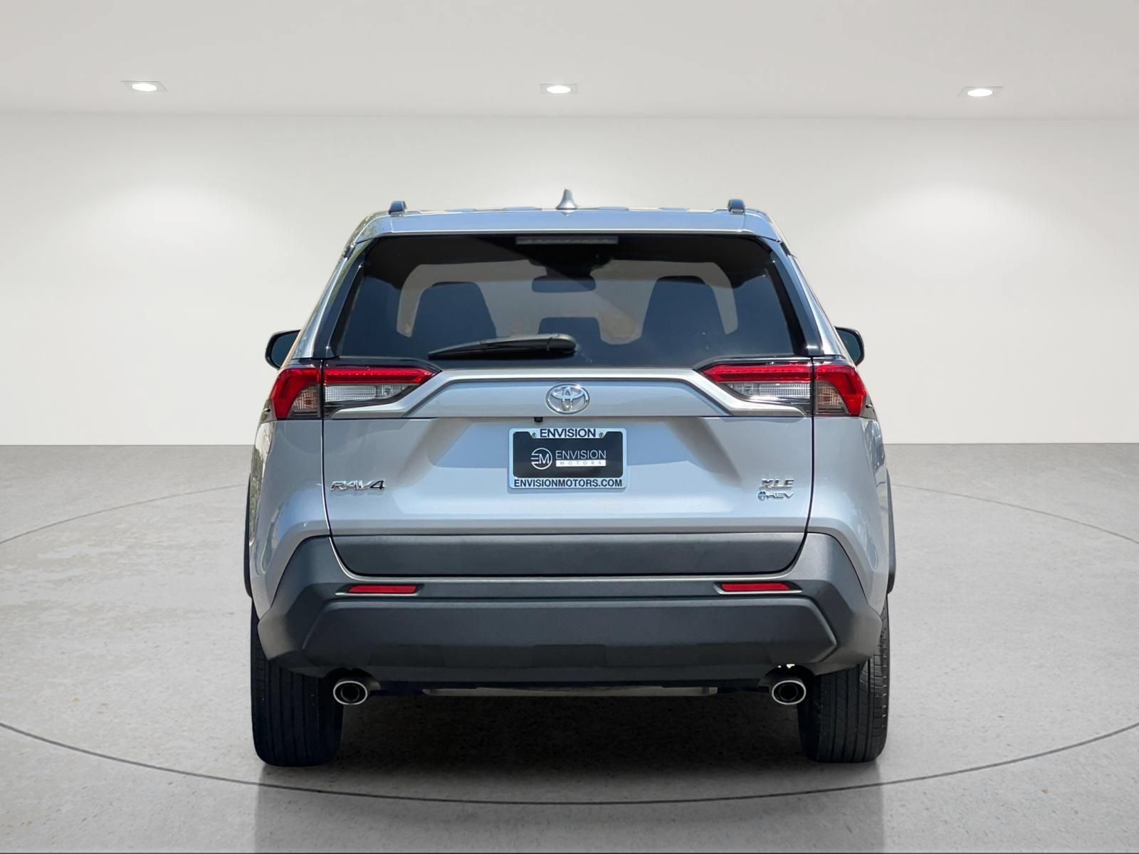 Used 2025 Toyota RAV4 XLE AWD/4WD image 4