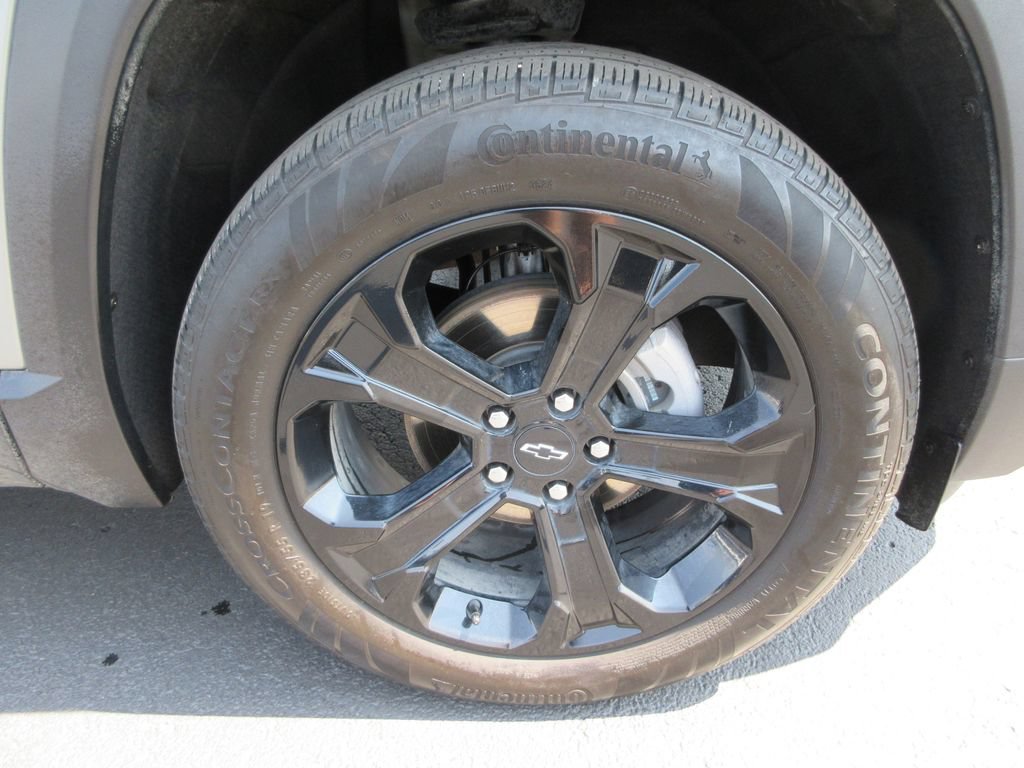 Certified 2025 Chevrolet Equinox LT w/ Convenience Package II FWD image 9