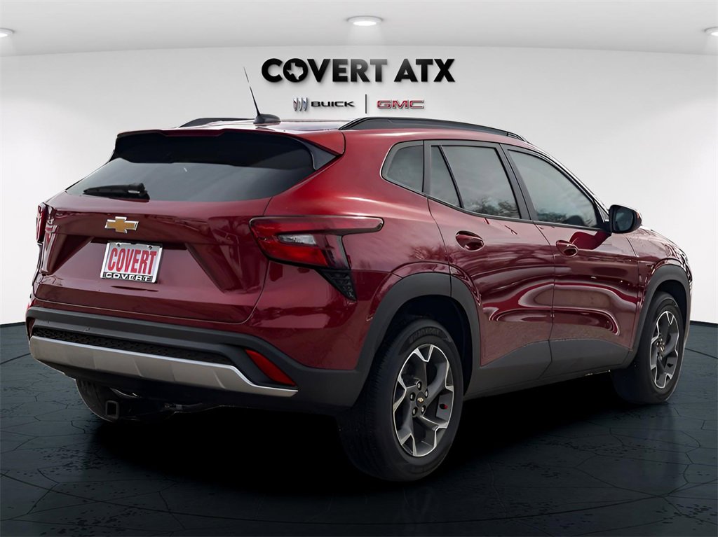 Used 2024 Chevrolet Trax LT w/ Driver Confidence Package image 7