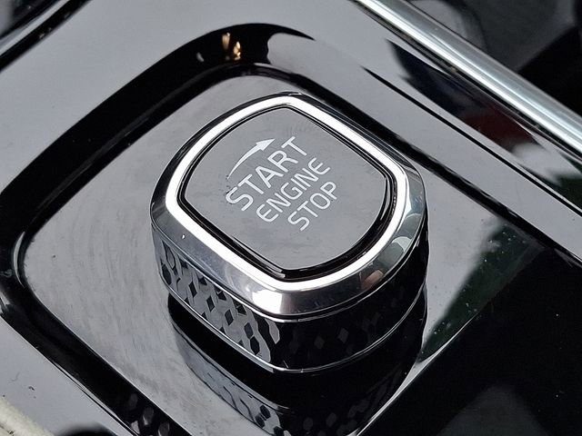 Used 2023 Volvo XC90 B5 Plus w/ Protection Package Premier image 28