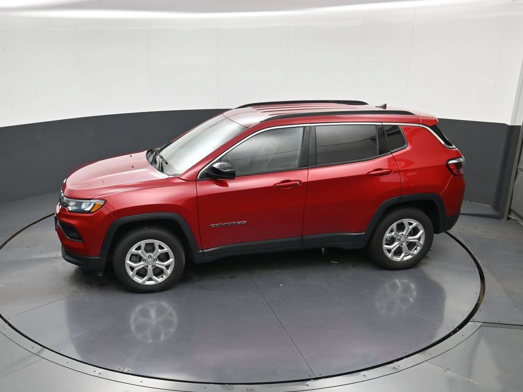 Used 2024 Jeep Compass Latitude AWD/4WD image 31