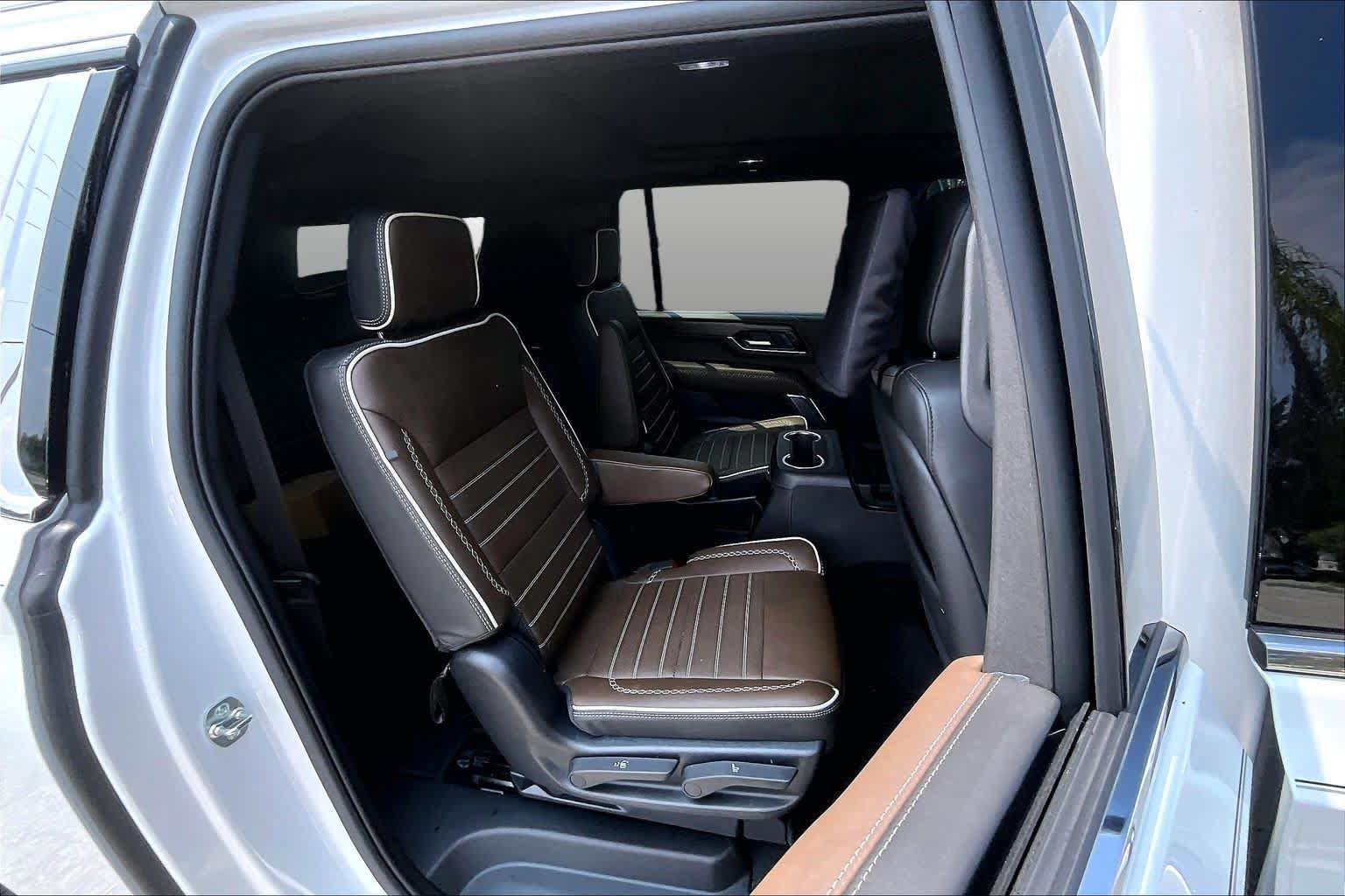 Used 2025 GMC Yukon XL Denali Ultimate AWD/4WD image 20