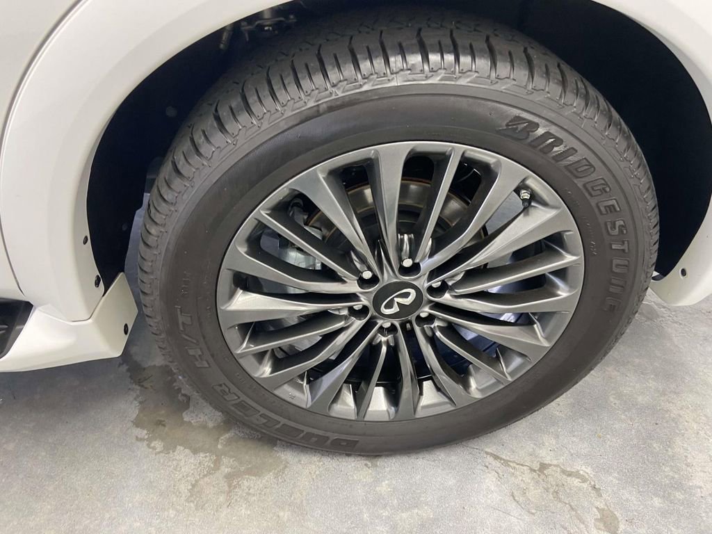 Used 2024 INFINITI QX80 Sensory w/ All-Season Package image 10