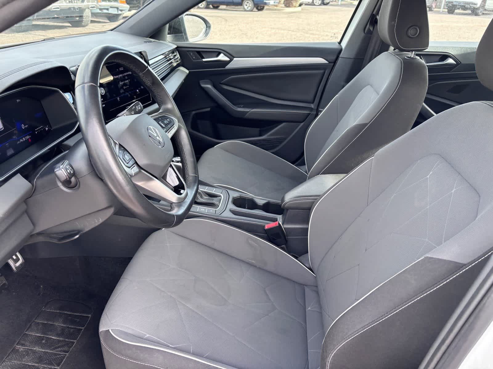 Used 2025 Volkswagen Jetta Sport FWD image 12