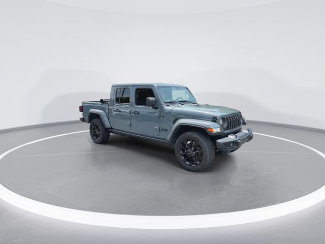 Used 2024 Jeep Gladiator Sport AWD/4WD image 2