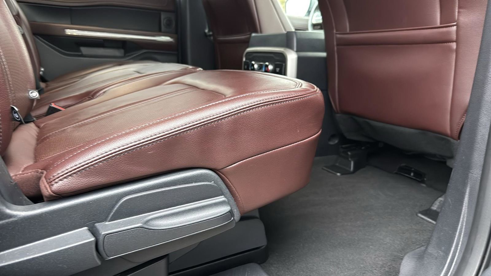 Certified 2024 Ford Expedition Limited image 27