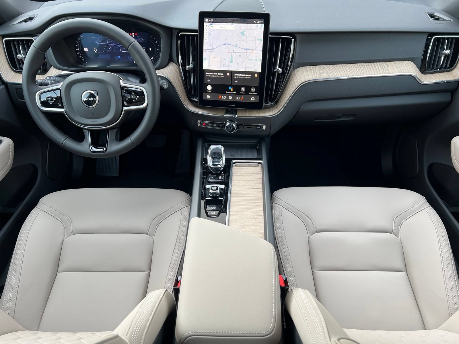 New 2026 Volvo XC60 B5 Plus w/ Protection Package Premier AWD/4WD image 19
