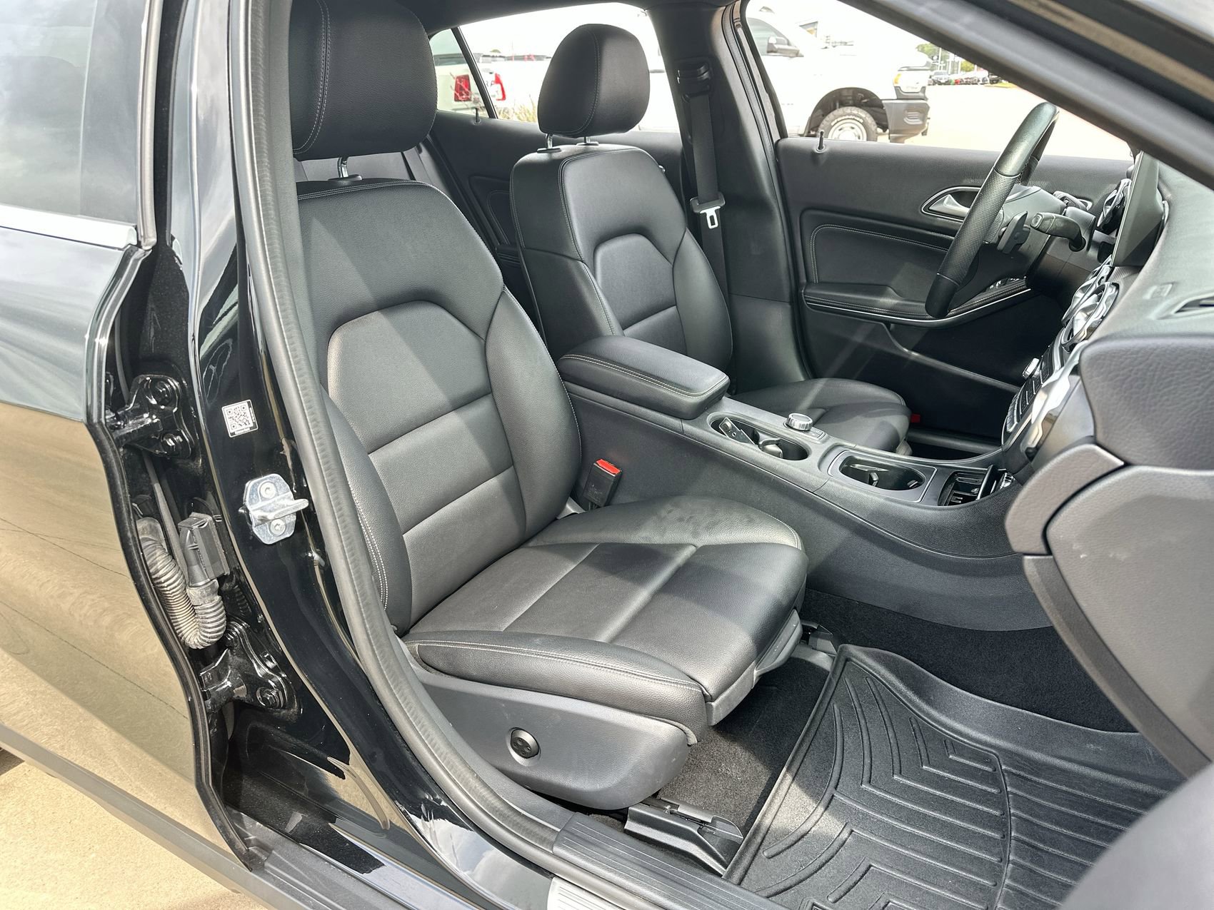 Used 2018 Mercedes-Benz GLA 250 4MATIC image 20