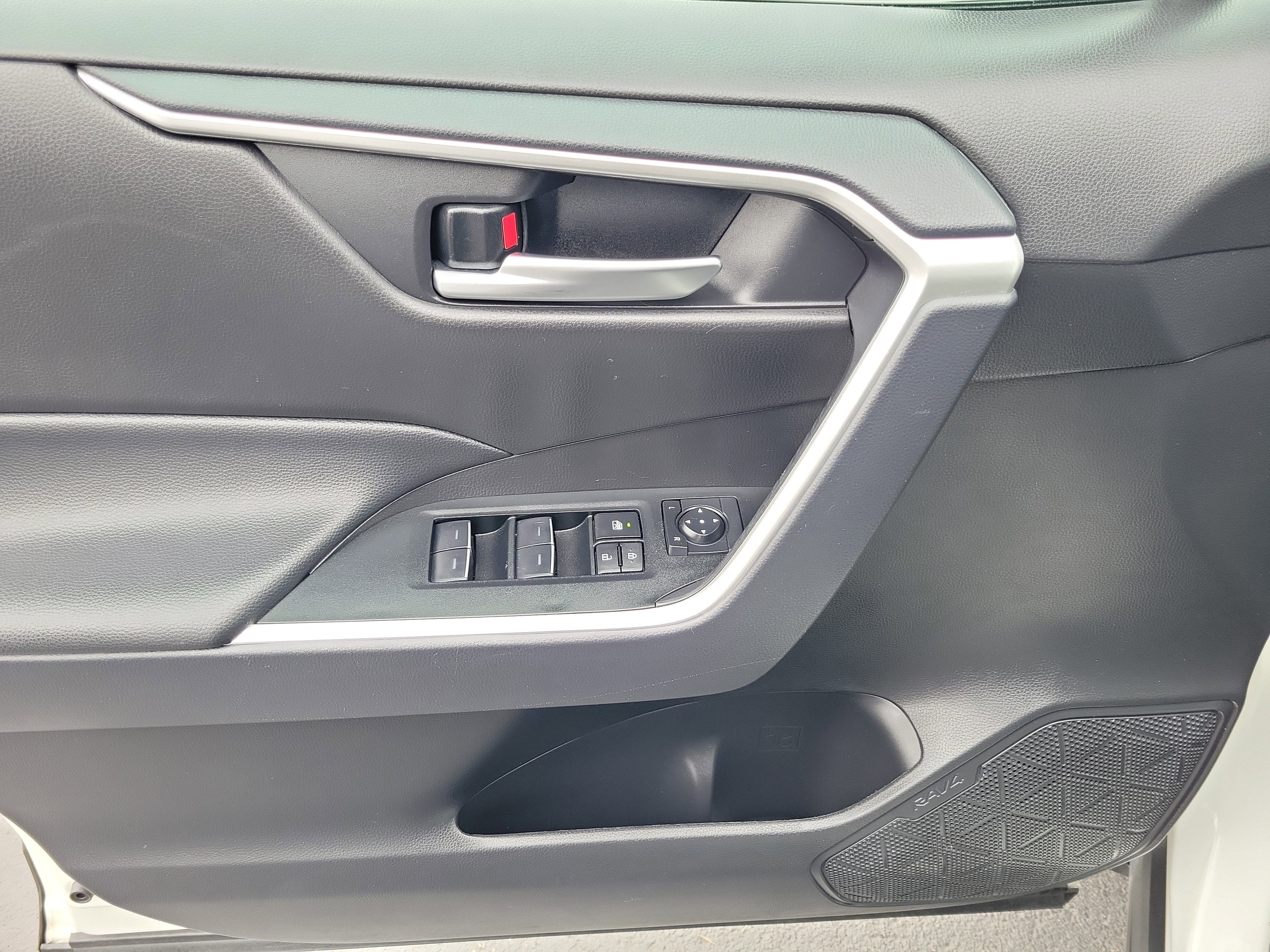 Certified 2025 Toyota RAV4 XLE AWD/4WD image 19