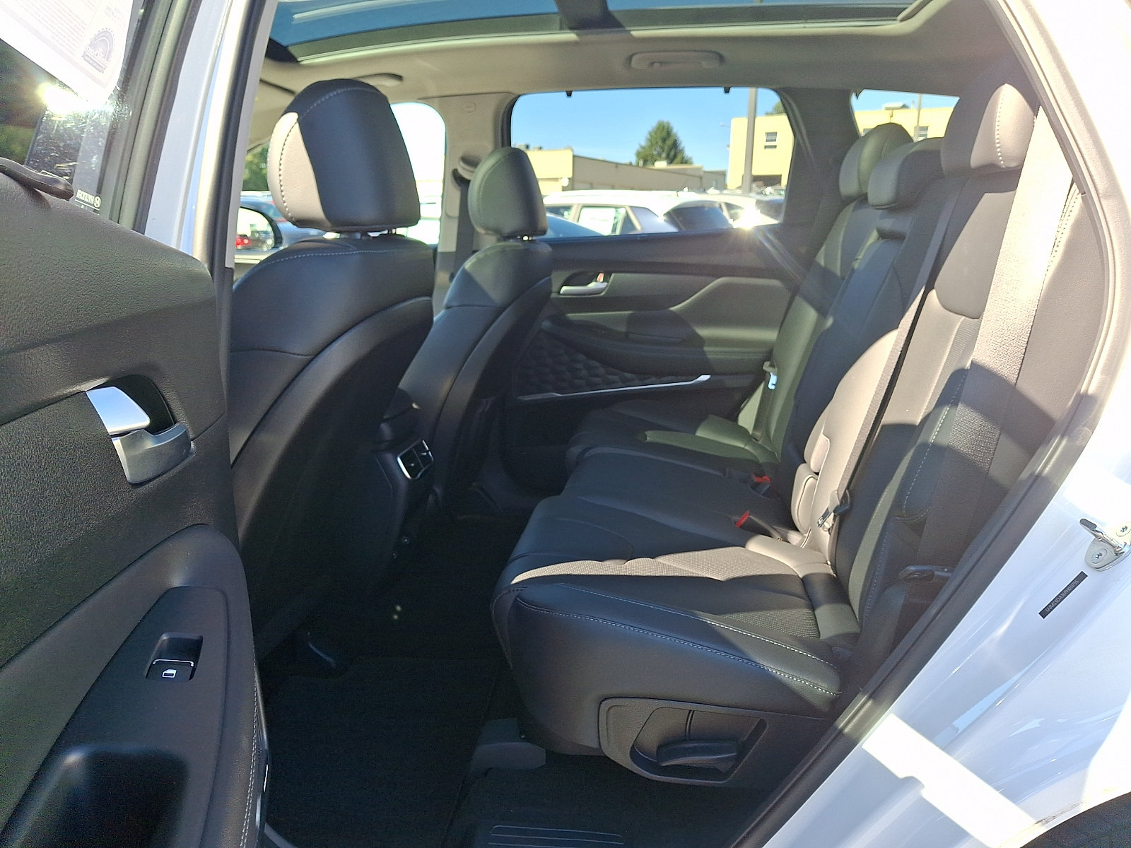 Certified 2023 Hyundai Santa Fe SEL Premium AWD/4WD image 11