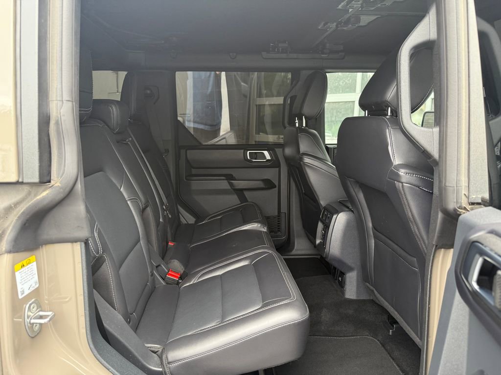 Used 2025 Ford Bronco Outer Banks AWD/4WD image 27