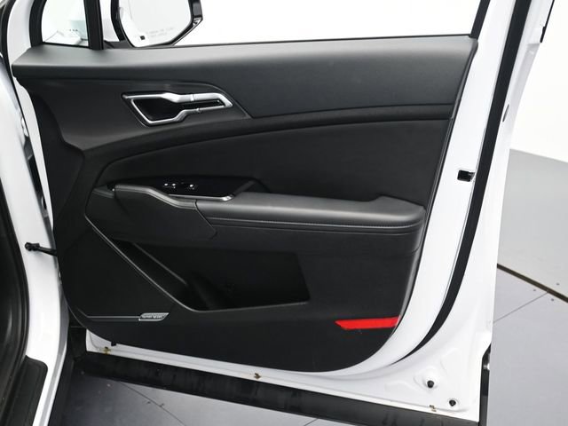 Used 2025 Kia Sportage SX image 31