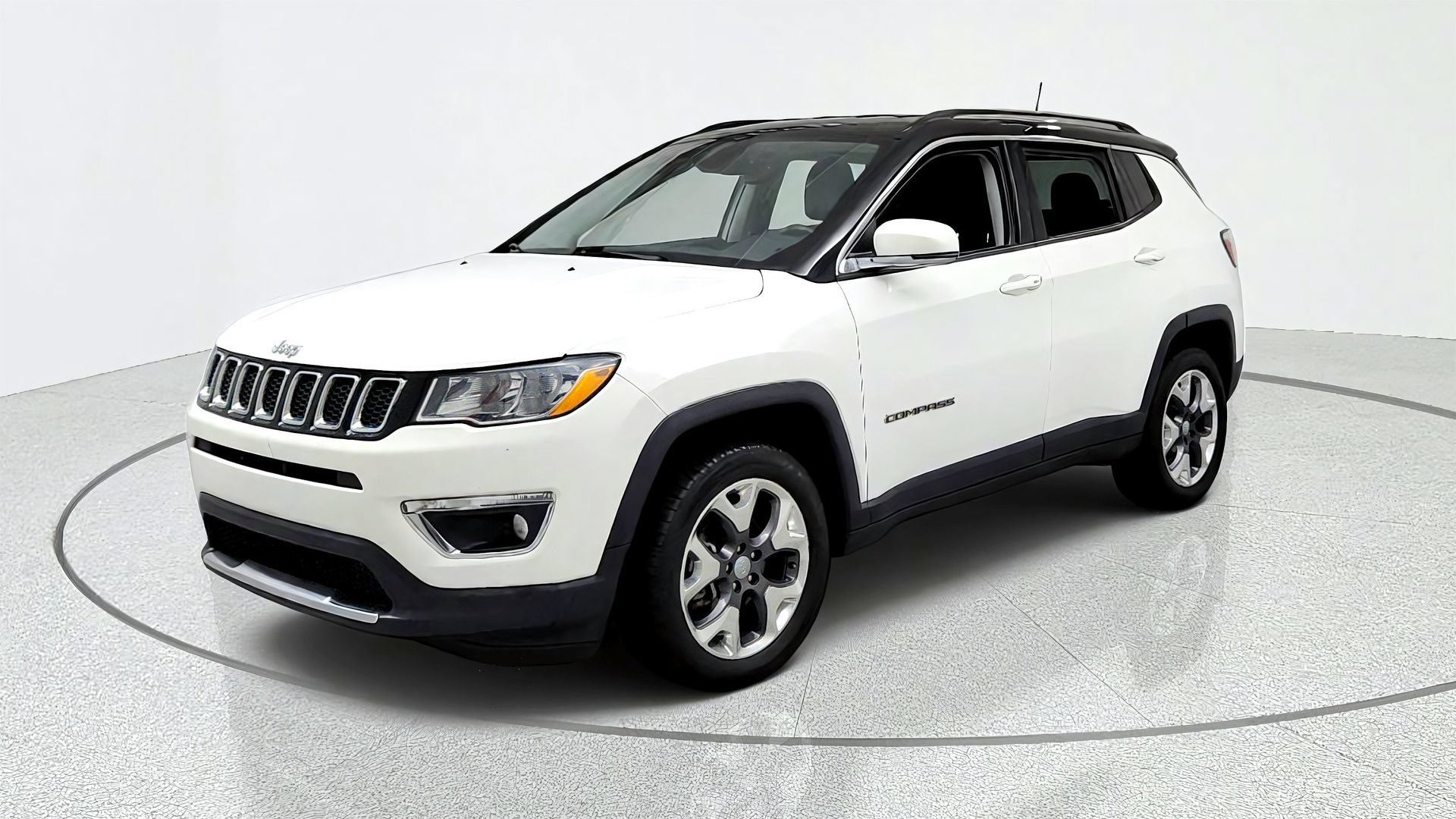 Used 2019 Jeep Compass Limited AWD/4WD image 1