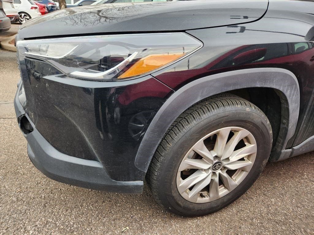Used 2022 Toyota Corolla Cross LE image 8