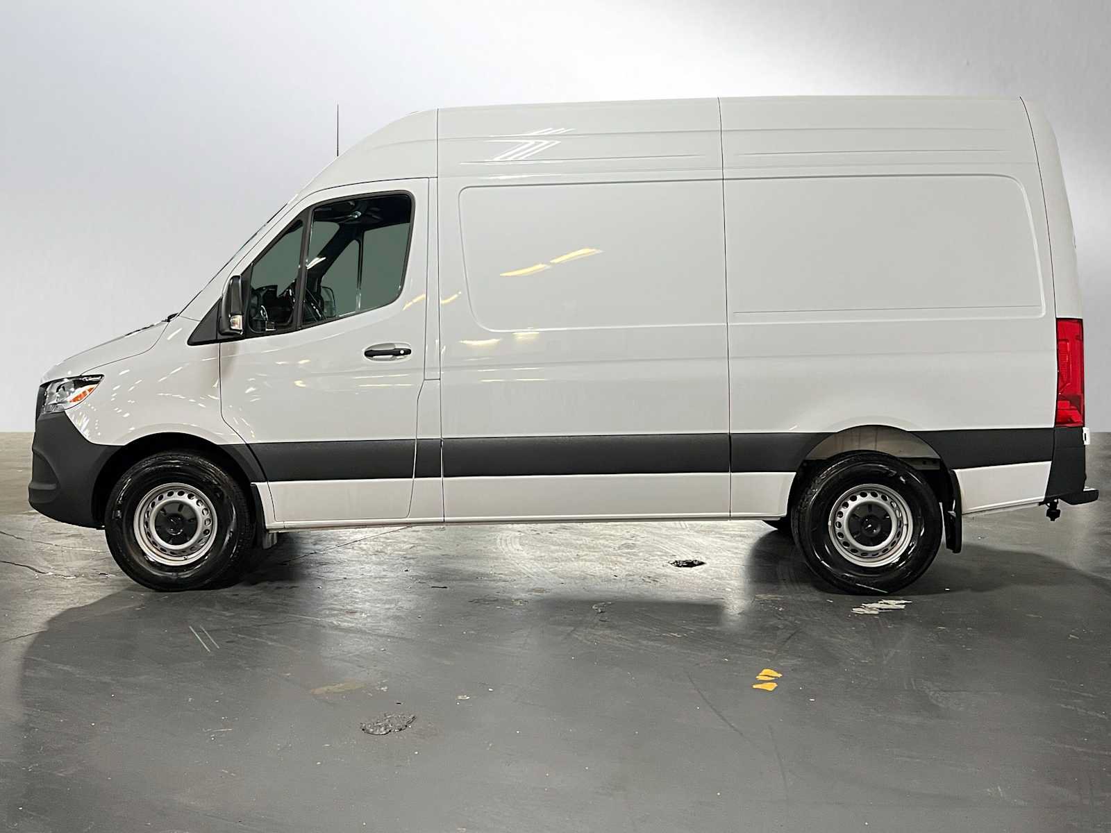 Used 2025 Mercedes-Benz Sprinter 2500 image 6