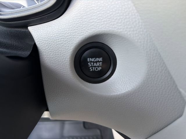 Certified 2025 Toyota Corolla Cross LE w/ Moonroof Package FWD image 15
