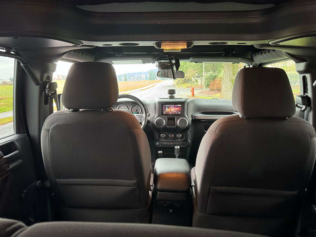 Used 2015 Jeep Wrangler Unlimited Sport image 29