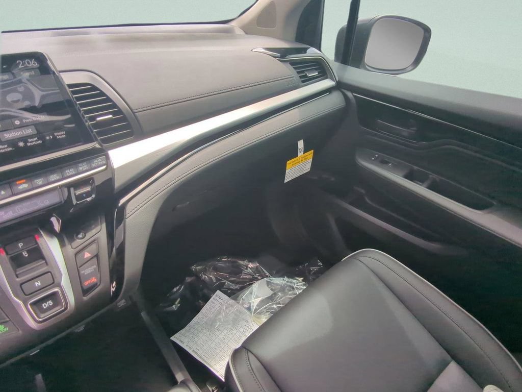 New 2026 Honda Odyssey Touring image 17