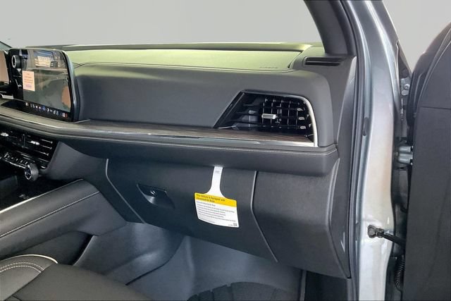 Used 2026 Chevrolet Suburban Premier w/ Sun And Tow Package AWD/4WD image 19
