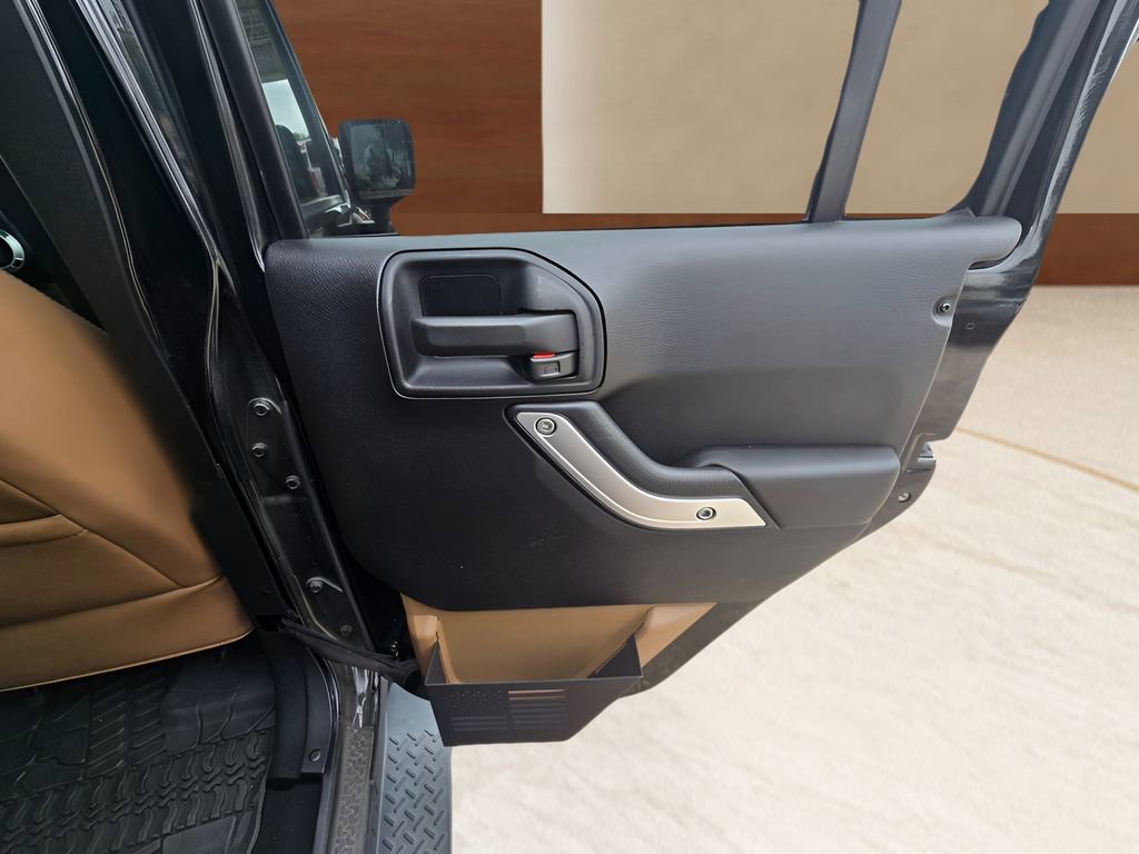 Used 2013 Jeep Wrangler Unlimited Sahara w/ Connectivity Group image 42