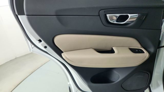 New 2026 Volvo XC60 B5 Plus w/ Protection Package Premier AWD/4WD image 28